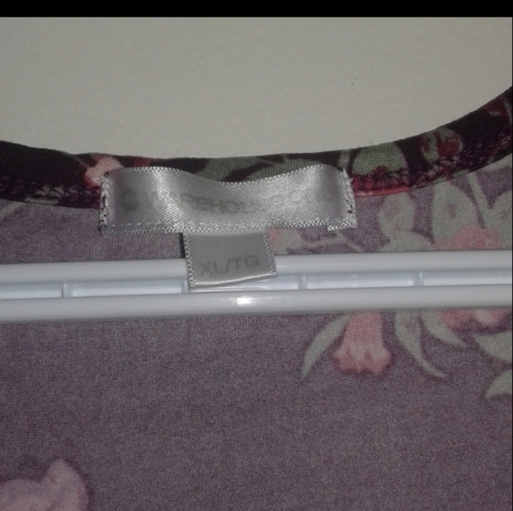 Tank tops - Picture 5 of 5